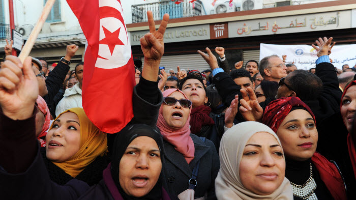تونس .. إضراب عام جواً وبحراً